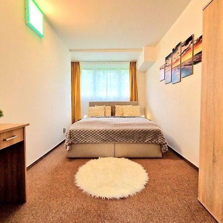 Wellness Gold Apartment With Private Sauna & Jacuzzi Prag Exterior foto